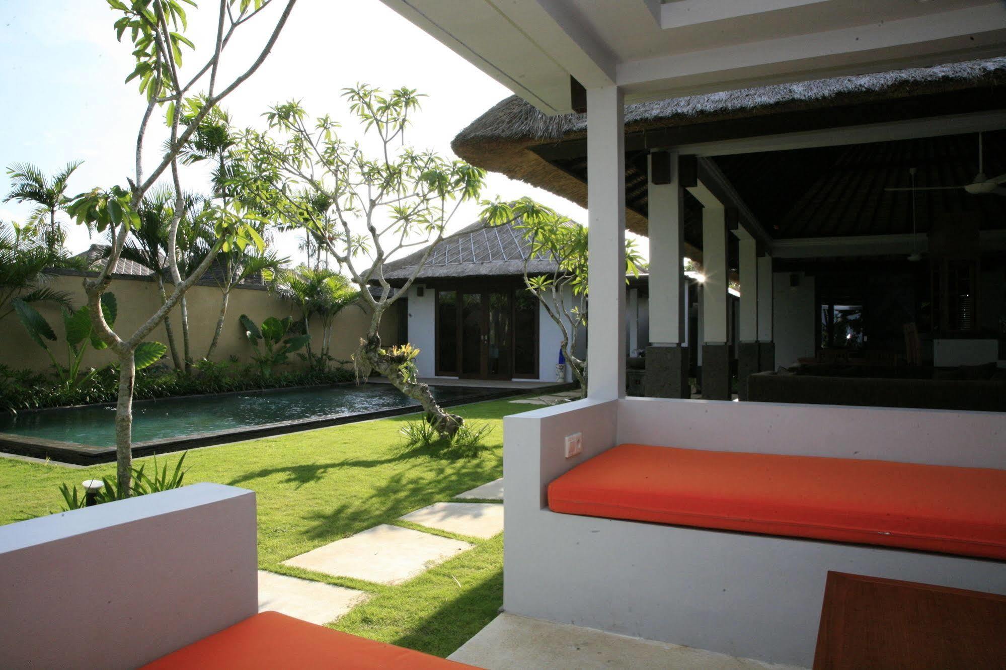 Sekar Nusa Villas Kuta Selatan Exterior foto